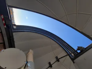 Despojo, burocracia y un vacío documental: ¿cómo llegaron las piezas de La Vigil al Complejo Astronómico Municipal?