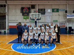 Regatas de San Nicolás sigue impecable en el femenino