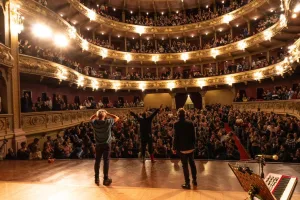 “La violencia de la ternura”: un biodrama que cierra un círculo y habita un reencuentro entre padre e hijo 