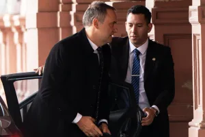 Adorni impidió preguntas por su caso en la conferencia de prensa y apuntó contra la UBA