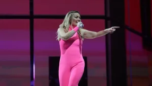 Tras su esperado regreso y el aluvión de críticas, ¿Amaia Montero se vuelve a bajar de La Oreja de Van Gogh? 