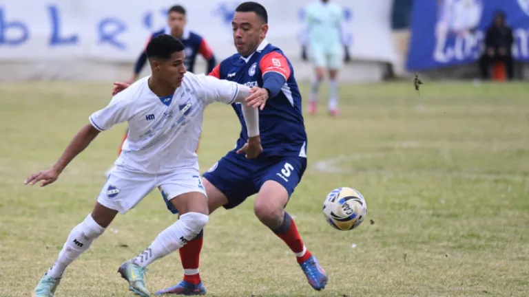 Argentino y Central Córdoba empataron 0-0 el Clásico del Ascenso Rosarino