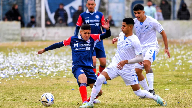 Argentino y Central Córdoba empataron 0-0 el Clásico del Ascenso Rosarino