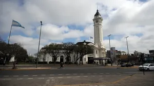 Emboscada por un iPhone: delincuentes lo citaron en la Terminal de Ómnibus para robarle dólares