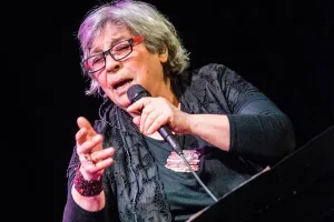 Liliana Herrero presenta junto a su banda "Fuera de lugar", su último disco, en el Teatro Lavarden