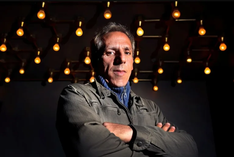 Marcelo Mazzarello, militante y defensor de Milei, reclama al PAMI Bariloche por la salud de su hermana y las redes lo liquidaron