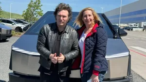 La nueva Ferrari: Milei contó que le pidió a Elon Musk que le regale un Tesla Cybertruck