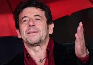 Al grito de “violador”, militantes feministas irrumpieron en París en la obra de teatro que protagoniza Patrick Bruel 
