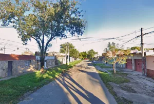 Otro crimen en Rosario: desde un auto le dispararon a un motociclista de 40 años en zona oeste