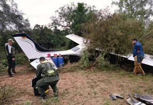 Encontraron otra avioneta narco, en el límite entre Salta y Formosa y a medio desmantelar