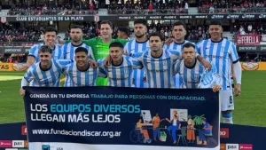 Racing le ganó a Estudiantes sobre la hora en La Plata y será rival de Central en cuartos de final