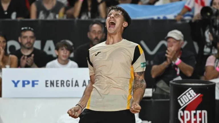 Ugo Carabelli dio la sorpresa en Hamburgo: venció a Tiafoe y avanzó a cuartos de final