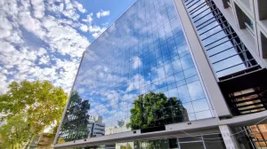 El nuevo edificio de oficinas en el corazón de Pichincha tendrá galería de arte, negocios y una plaza pública