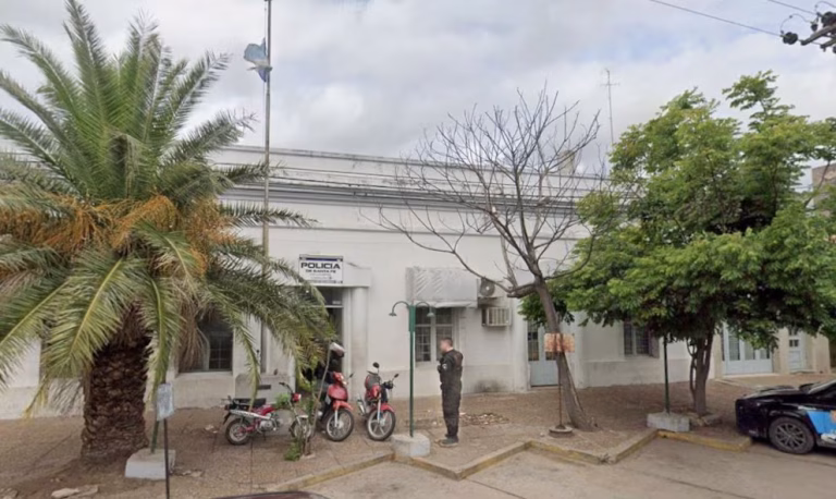 Imputaron al subjefe de la Comisaría Octava de Santa Fe por exigir $1 millón para devolver una moto