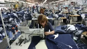 La actividad económica se estancó en abril y no consolidó el repunte de marzo, según consultora