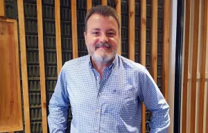 "Escondido detrás de un nuevo relato, la Libertad Avanza está traicionando sus propias ideas"