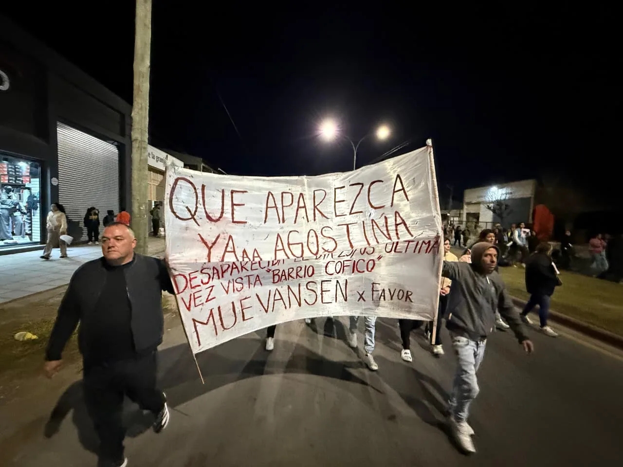 Masiva marcha para pedir que se intensifique la búsqueda de Agostina Vega, la adolescente de 14 años desaparecida en Córdoba