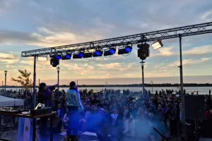 "Tardecitas en el Puerto" vuelve en Modo Cumbia, canje de figuritas mundialistas, deportes y juegos