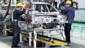 El motivo por el cual cayó la producción de autos en abril