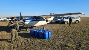 Intensa búsqueda de dos hermanos roldanenses por los 321 kilos de cocaína hallados en la avioneta de Villa Eloísa