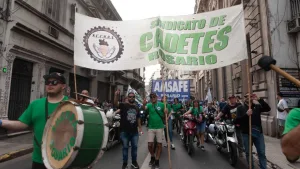 Crece la cantidad de cadetes en Rosario y se profundiza la informalidad laboral