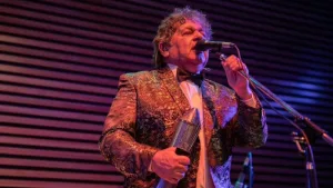 El ex líder de Los Palmeras, Cacho Deicas, repasará los grandes éxitos de su carrera en el Teatro Broadway