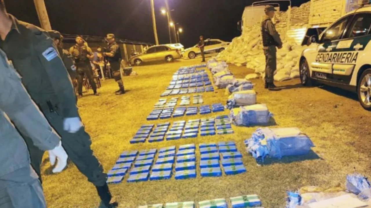 Cargamento incautado en el peaje de General Lagos. Foto: Gendarmería 