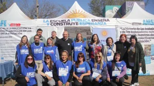 La Carpa Blanca de la Dignidad Docente llegó a Villa Constitución con una jornada de organización, memoria y defensa de la escuela pública