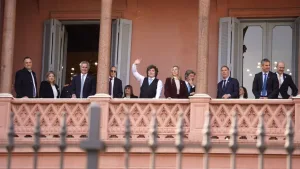 Para la foto: tras el Tedeum, Milei encabezó la reunión de Gabinete en medio de tensiones internas