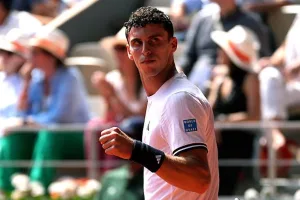 Batacazo argento en Roland Garros: Juan Manuel Cerúndolo eliminó al italiano Jannik Sinner, número uno del ranking ATP