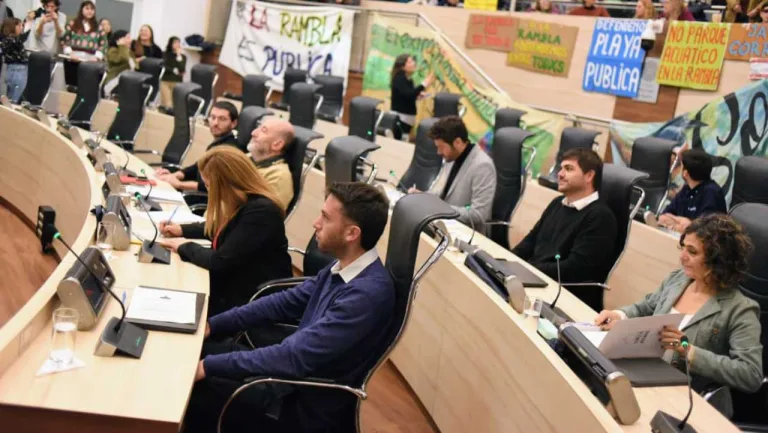 Fracasó la sesión extraordinaria en el Concejo para frenar el parque acuático en La Rambla