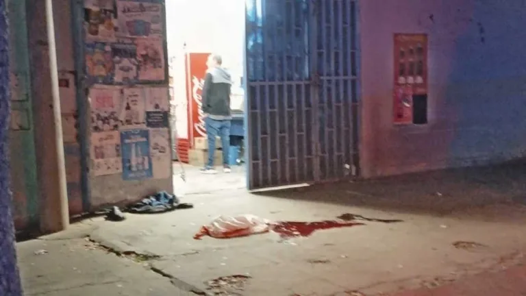 Zona oeste: ciclista balea súper chino, mata a un vecino y deja nota mafiosa