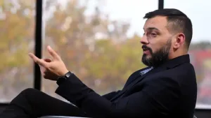 El economista Álvarez Agis alertó sobre el futuro del dólar “planchado”: “Va a pasar como con los Chicago Boys de Chile”