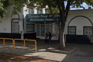 Villa Gobernador Gálvez: encontraron una nota con balas en una escuela