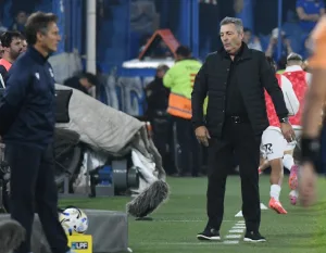 Inicio movido de Newell's en Liniers: gran atajada de Reinatti y salida de Núñez lesionado