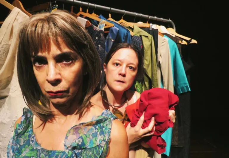 “Hervidero”: dos mujeres que escapan de la rutina y el ostracismo del barrio para volverse invisibles en un local del centro