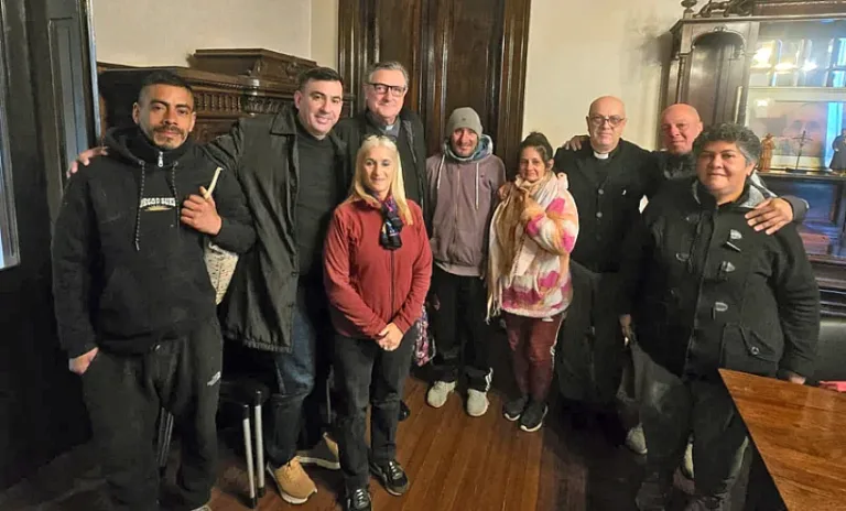 La Pastoral Social de la Iglesia escuchó a los cuidacoches: una actividad que "no debe eliminarse sino regularse"