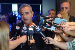 El consumo y alquileres en alerta: Javkin advierte por el vaciamiento de locales comerciales
