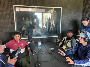 Jóvenes en el mic: la Municipalidad y la UNR impulsan un proyecto sonoro para fortalecer las voces de las juventudes