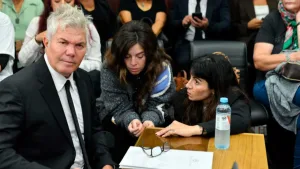 Escándalo en el juicio por la muerte de Diego: Luque mostró imágenes de la autopsia, Gianinna se descompensó y se suspendió la audiencia