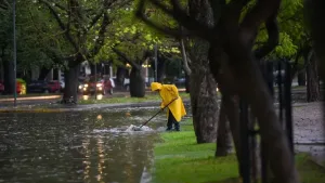 La ciclogénesis golpeó Rosario y continúa el alerta por fuertes vientos