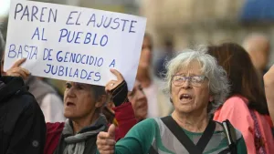 Ajuste libertario: advierten que las jubilaciones mínimas perdieron un 10,3% contra la inflación desde que asumió Milei