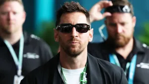 Messi revolucionó la Fórmula 1: fue a ver el GP de Miami y se sacó un foto con Colapinto en el paddock de Alpine