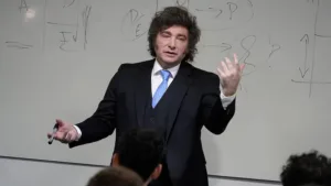 Crisis política y económica: la imagen negativa de Javier Milei supera el 60%