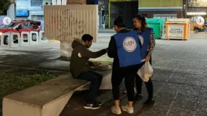Integrantes del Movimiento Solidario Rosario en una de las recorridas por la ciudad. Foto: gentileza MSR - @byagosmuniz