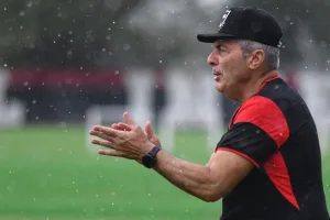 Panorama rojinegro: Frank Kudelka tuvo tiempo para trabajar y mejoró la imagen de un Newell's que estaba pobre y flaco de resultados