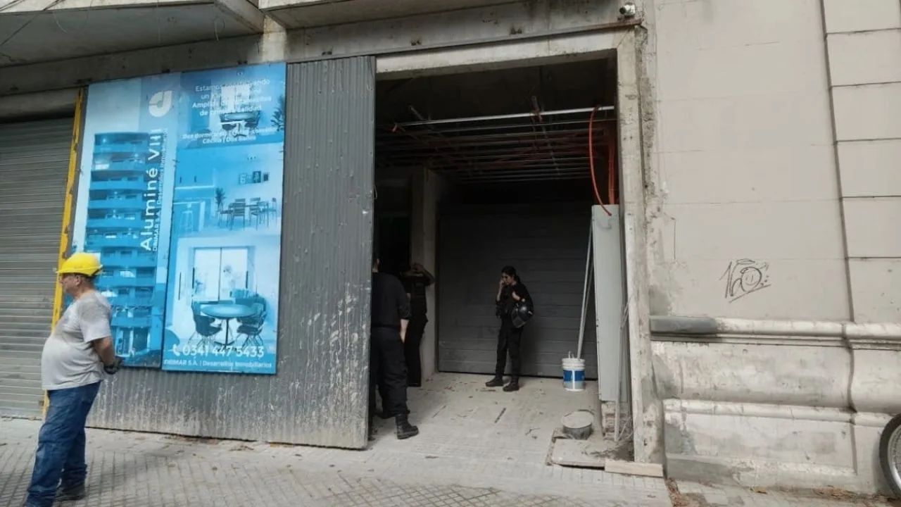 Trabajador cayó por el ascensor de una obra en construcción en Córdoba al 2900. Foto: Juan José García 