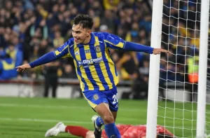 Terminó el primer tiempo en el Gigante: con gritos de Veliz y Pizarro, Central supera a Universidad Central y saca pasaje a los octavos de la Libertadores