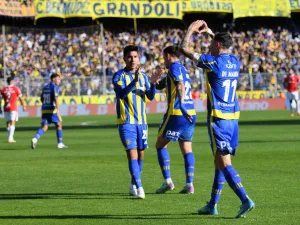 Duelo decisivo en Rosario: Central recibe a Racing por el boleto a semifinales del Apertura
