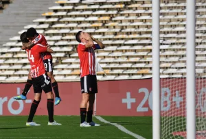 Ventaja pincha en Córdoba: cabezazo de Carrillo y Estudiantes le gana a Central por los 16avos de la Copa Argentina